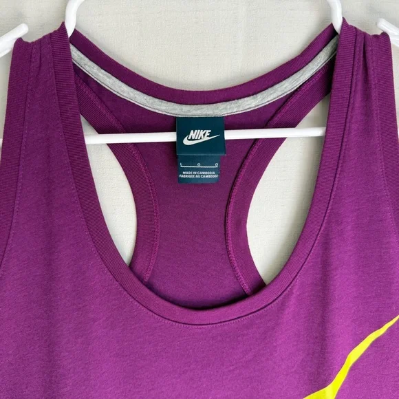Women’s Nike Tank - Picture 3 of 7